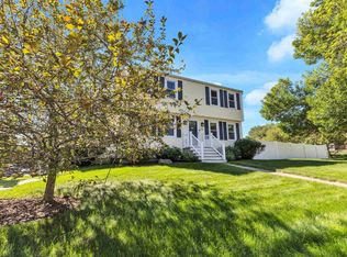 10 Darby Ln, Manchester, NH 03109