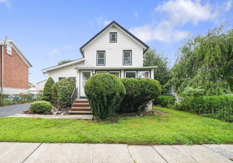 1st image of 94 Samsondale Avenue