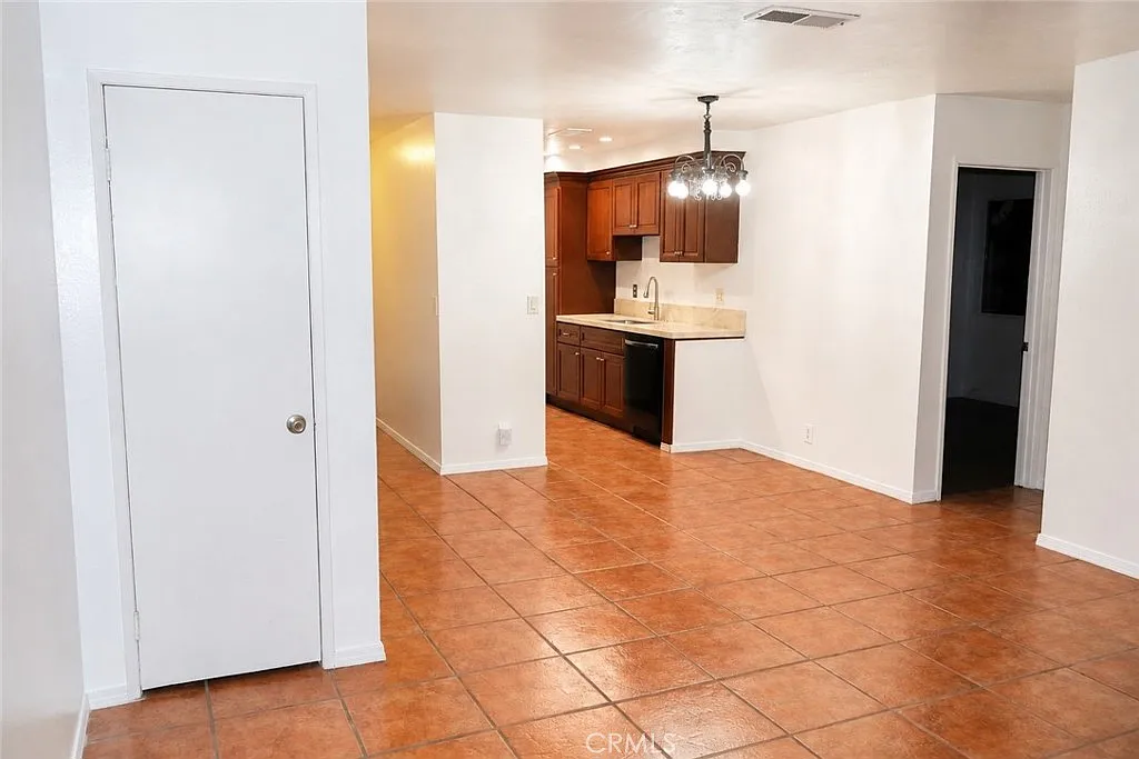 3 bed, 1165 sqft, $2,895 — Photo 1