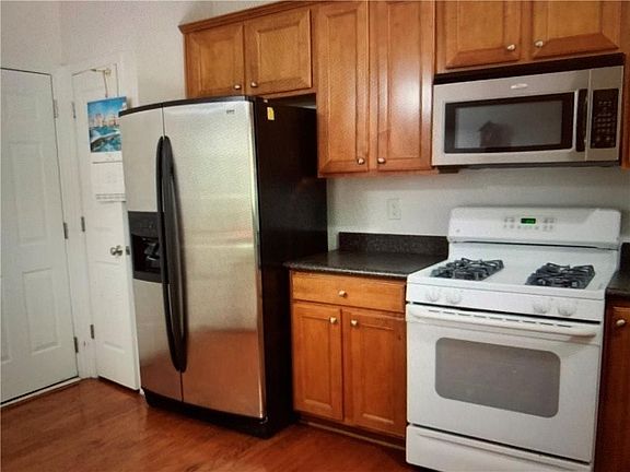 5th image of 2090 Deptford Dr