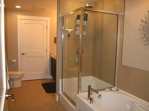 4th image of 1405 Springhill Dr #1202