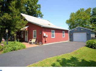 155 Chestnut St, Chalfont, PA 18914