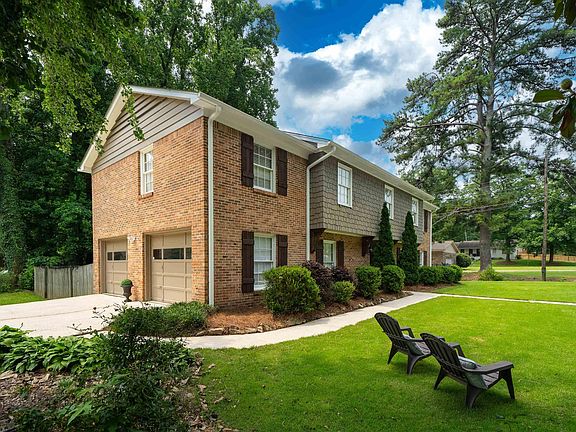 2nd image of 2400 Meadowlark Dr