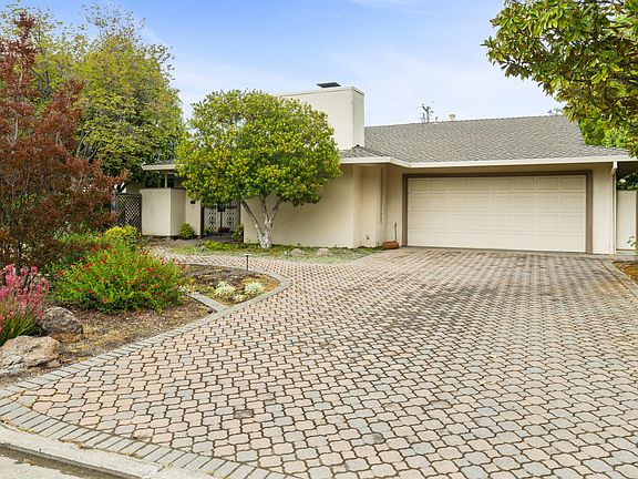 2nd image of 13712 Lexington Ct