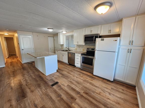 4th image of 185 Camarillo Way