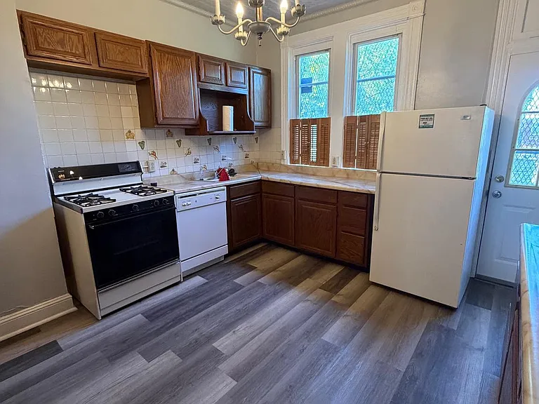 2753 Rayner Ave — Photo 15