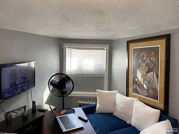 4th image of 783 Anderson Ave APT 6