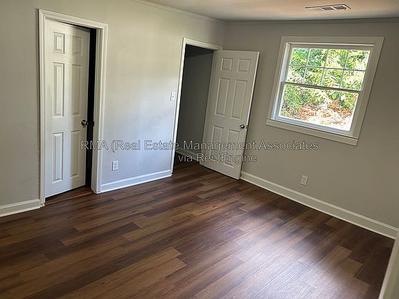 4th image of 1342 Drewery Ave #B