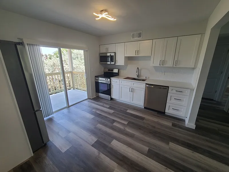 2 bed, 1.0 bath, 735 sqft, $1,495 — Photo 2