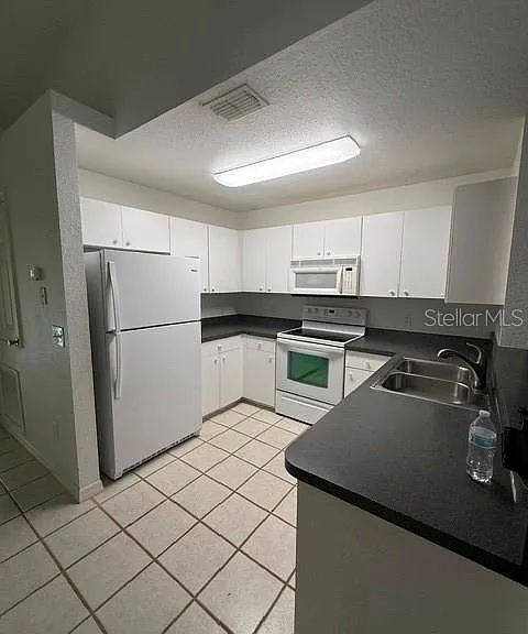 3100 SW 94th St #2 — Photo 4