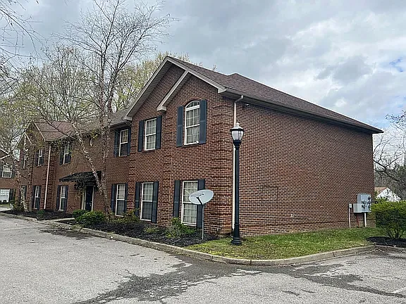 217 Hampton Place Ct — Photo 1
