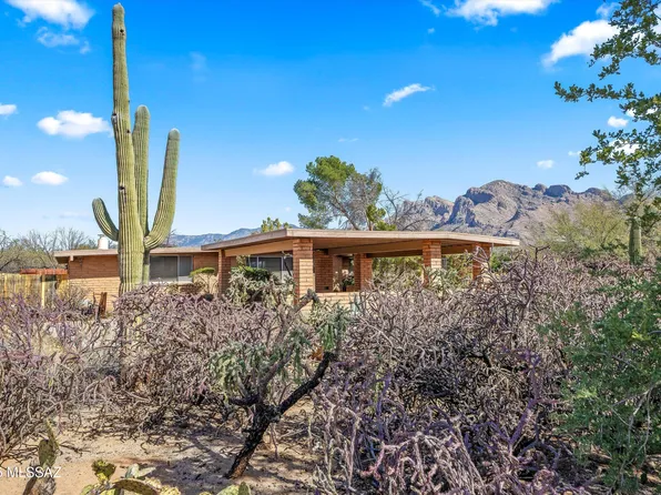 9310 N Raleigh Dr, Tucson, AZ 85704