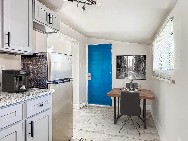 3622 Douglas Ave #5 — Photo 9