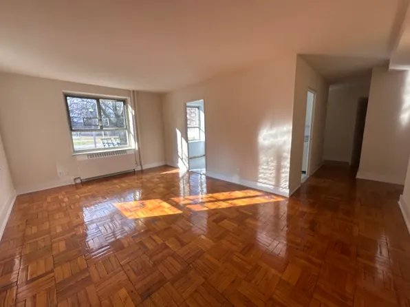 192-24A 64th Cir, Fresh Meadows, NY