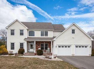 3 Fennwood Dr, Cromwell, CT 06416