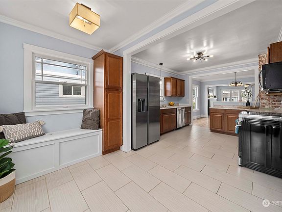 3rd image of 3826 Fawcett Avenue