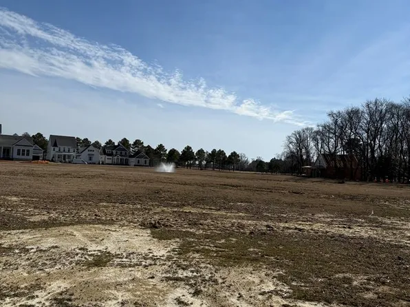 157 Golden Bear Cir #124, Cape Charles, VA 23310