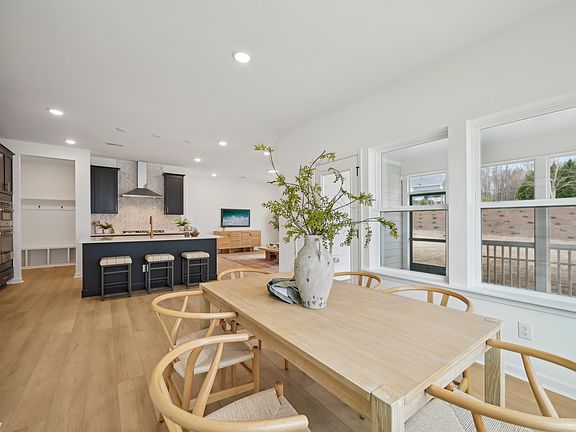 Crescent Mills - Leland Interior Image 5