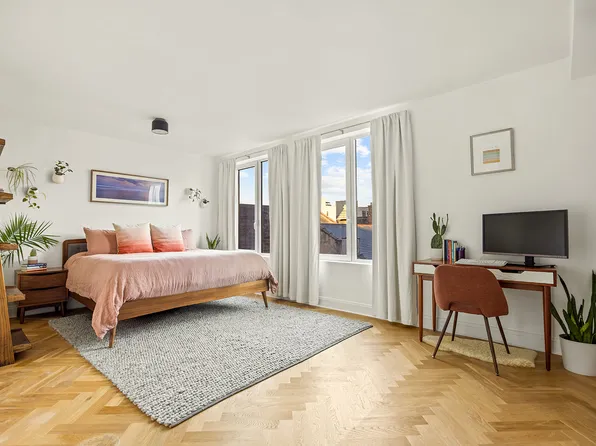 531 Vanderbilt Avenue image 11 of 21