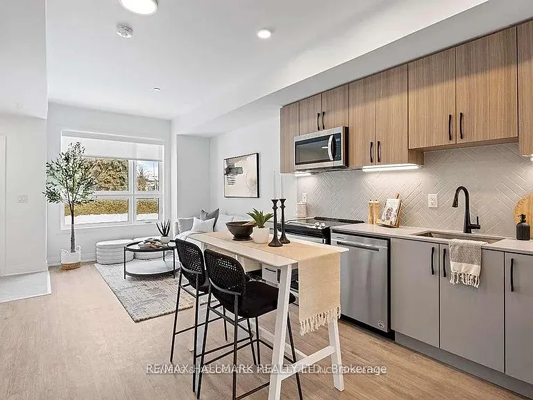 15 Brenthall Ave #17 — Photo 3