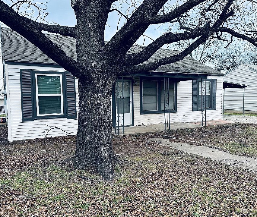 1st image of 104 S Williams Dr