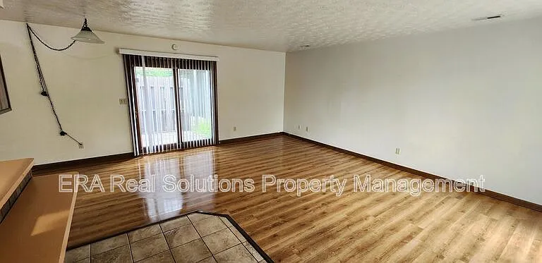 888 W Locust St #A — Photo 2