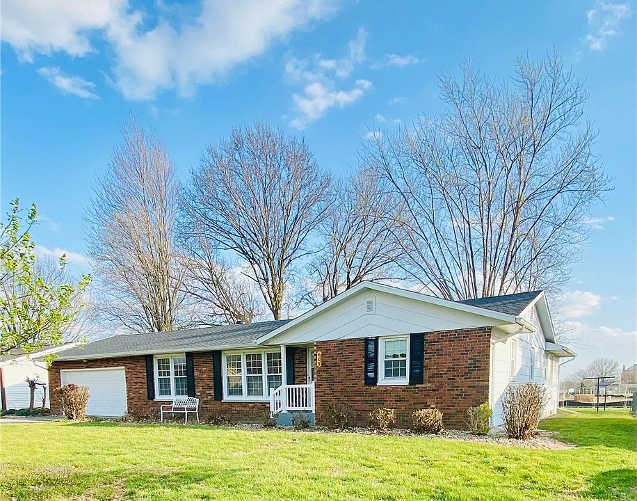 1st image of 605 Holiday Dr