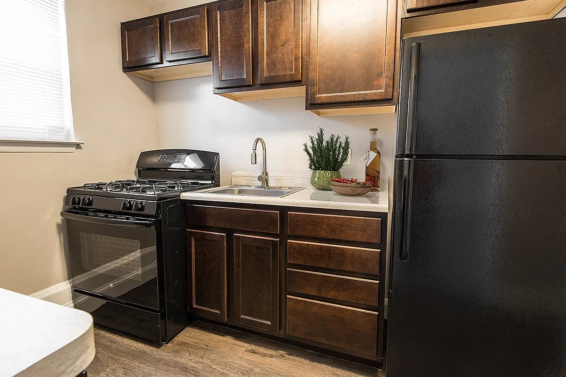 Mount Ridge Apartments — Photo 1