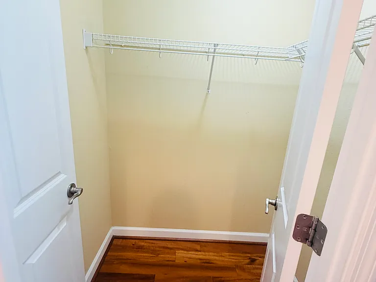 2305 Edgewater Dr — Photo 14