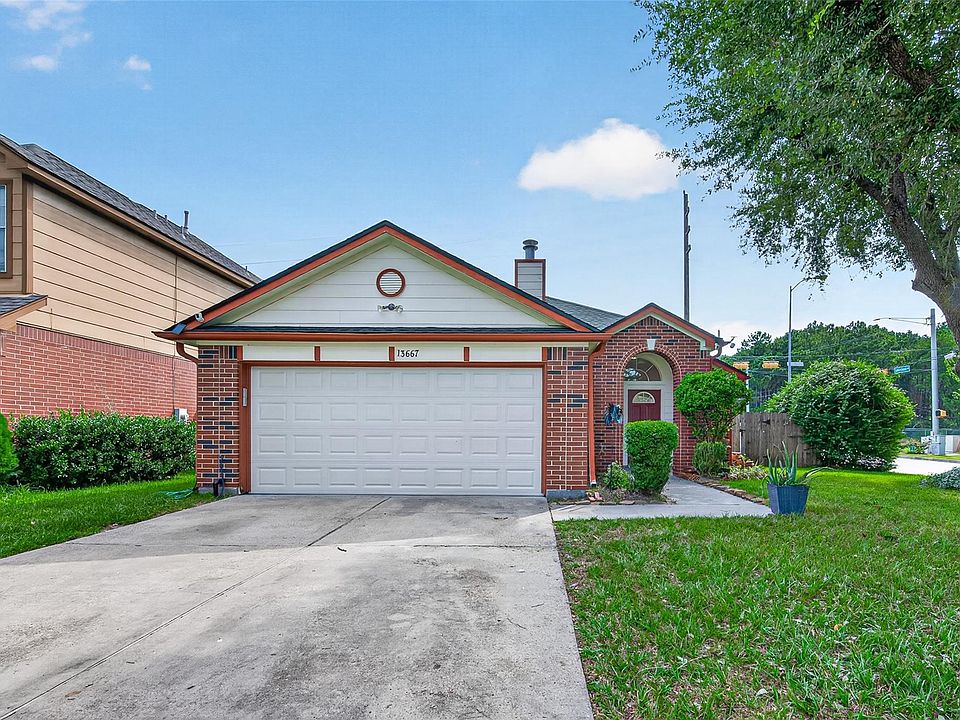 1st image of 13667 Paxton Dr
