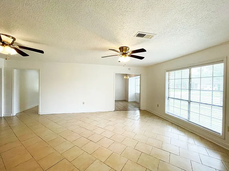 16405 Patton Ave — Photo 12