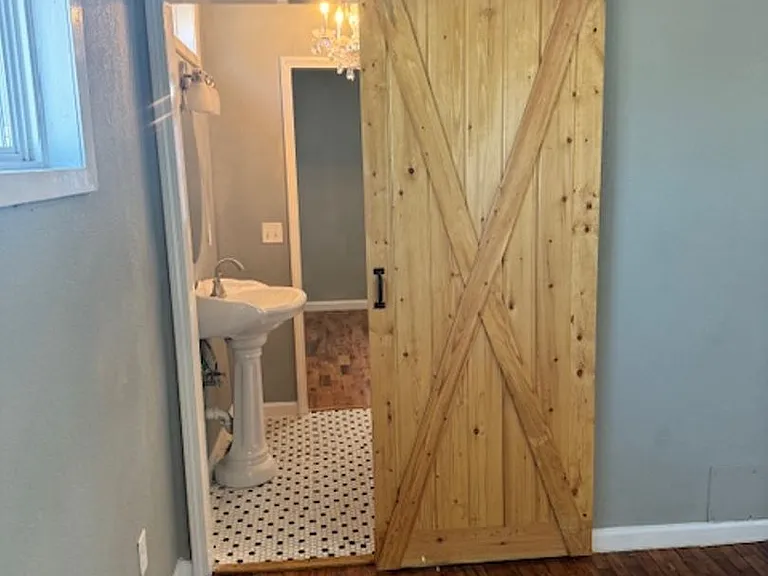 803 W Cherokee St — Photo 17