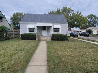 18661 Brohl St, Roseville, MI 48066
