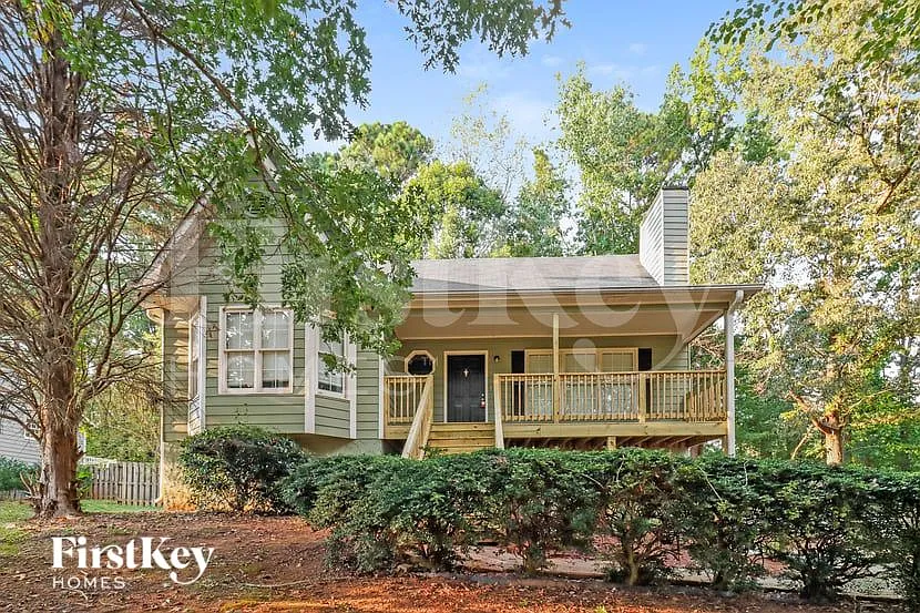 3 bed, 2.0 bath, 1669 sqft, $2,280 — Photo 1