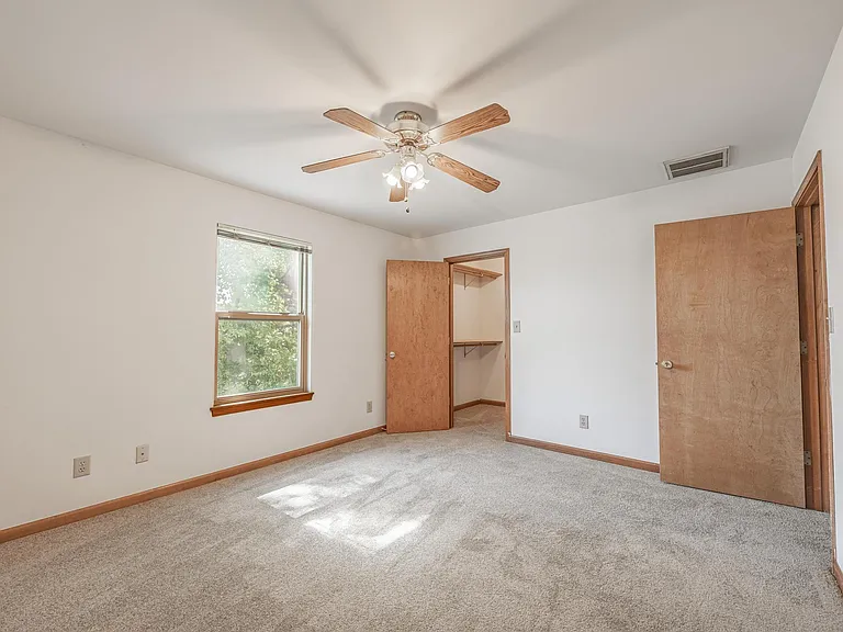 44 Arlington Ct — Photo 26