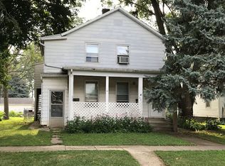 621 N 9th St, Rochelle, IL 61068