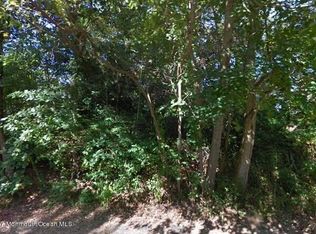 5 Greenbrier Rd, Oakhurst, NJ 07755