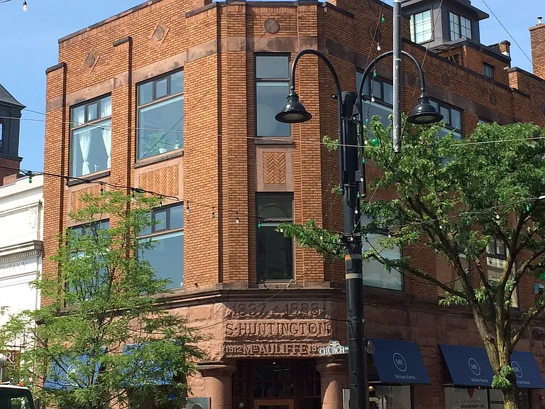 179 College St #1 — Photo 1