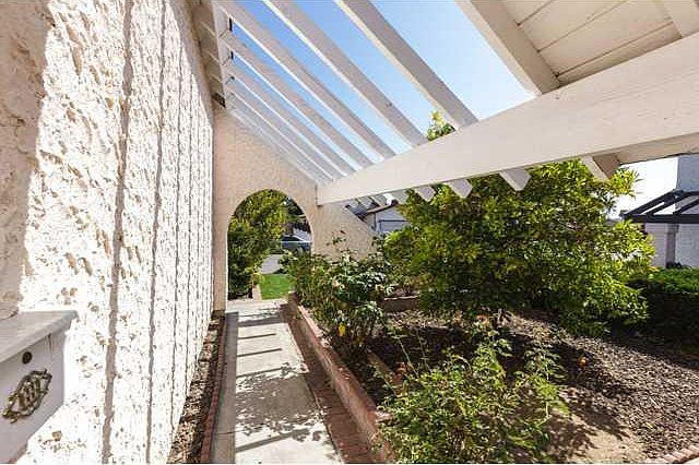1st image of 8410 Pallux Way