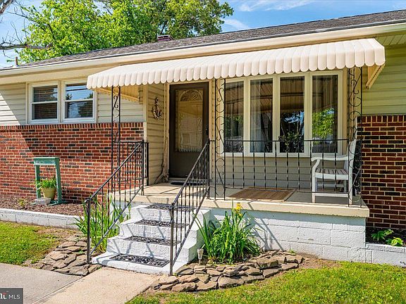 3rd image of 3231 Grace Rd