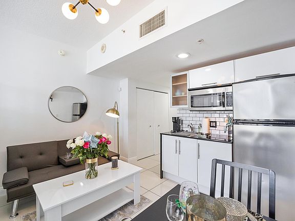 4th image of 1750 N Bayshore Dr APT 1214