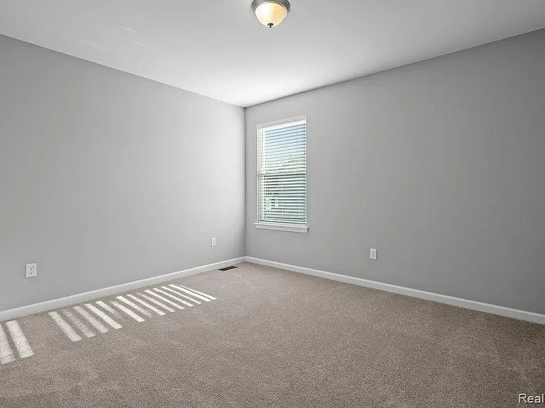 277 Springview St — Photo 17