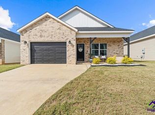 205 Beau Claire Cir, Byron, GA 31008