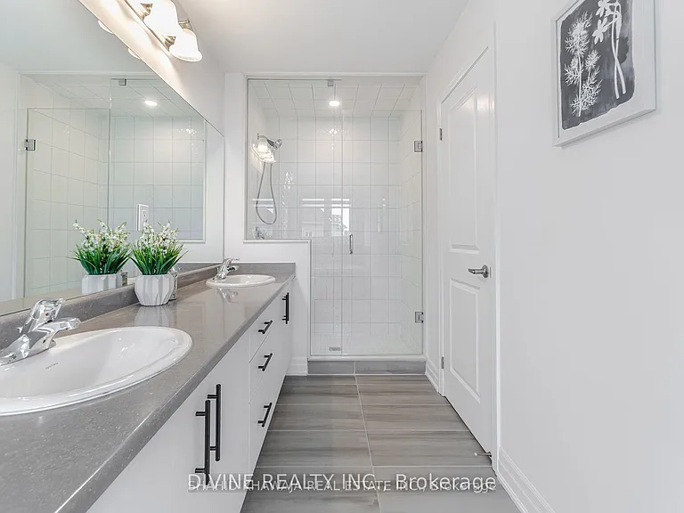 9241 White Oak Ave — Photo 26
