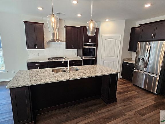 4th image of 334 Sessile Oak Drive