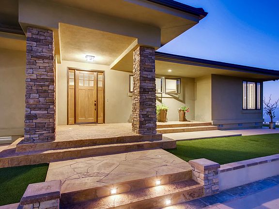 4th image of 838 Cocos Dr