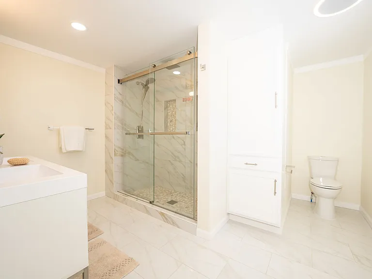 400 Tiburon Ln — Photo 4