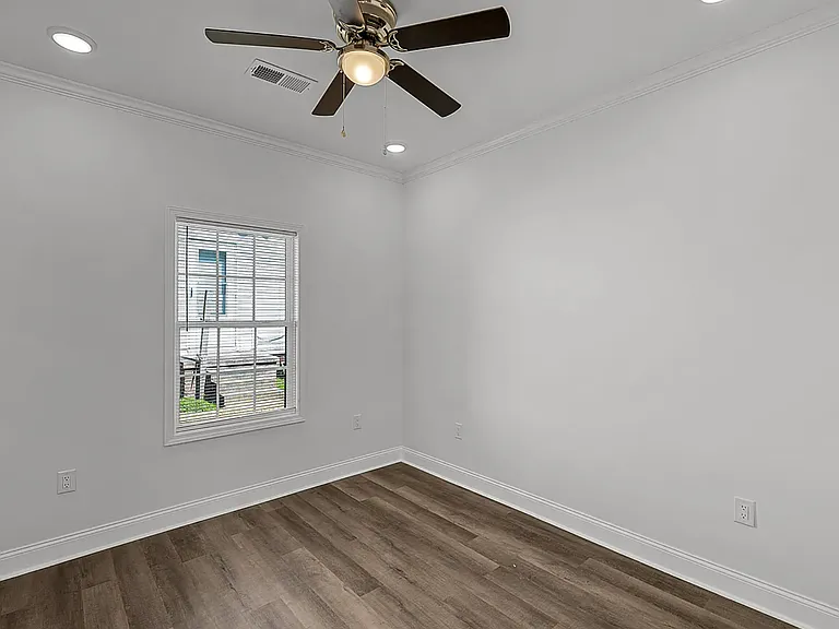 122 Hatton St — Photo 13