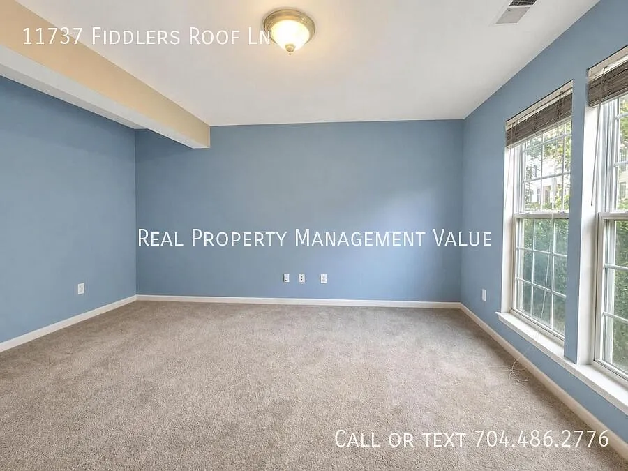 Spacious 2-Bedroom Ballantyne Townhome with Office, Private Balcony, Garage, and Prime Blakeney L... — Photo 3