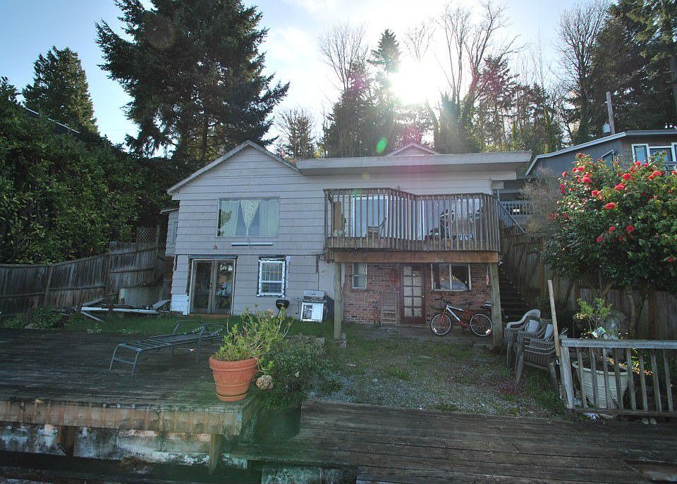 1st image of 4861 Lakehurst Ln